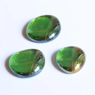 Glasnuggets grün irisierend 30mm