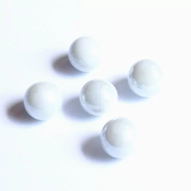 Glasmurmeln weiss opak irisernd 16mm